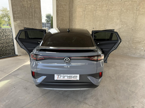 VOLKSWAGEN ID.5 Pro Performance